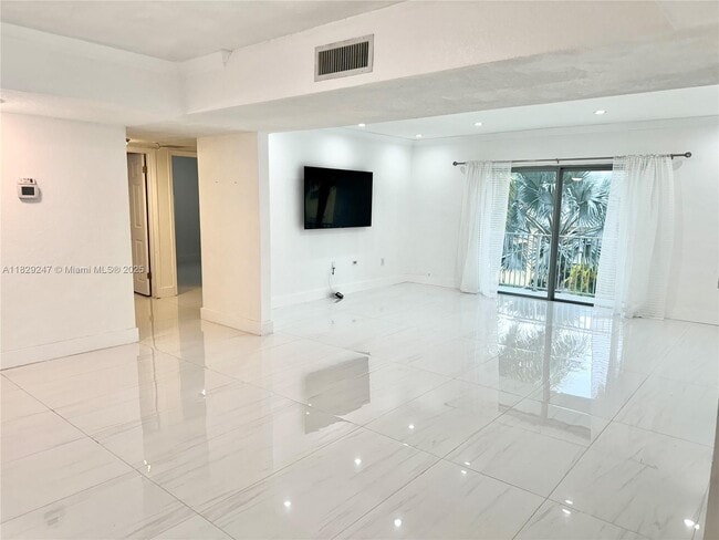Building Photo - 7401 SW 82nd St