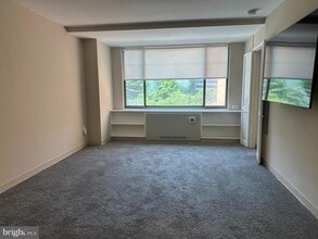 Building Photo - 1111 Arlington Blvd