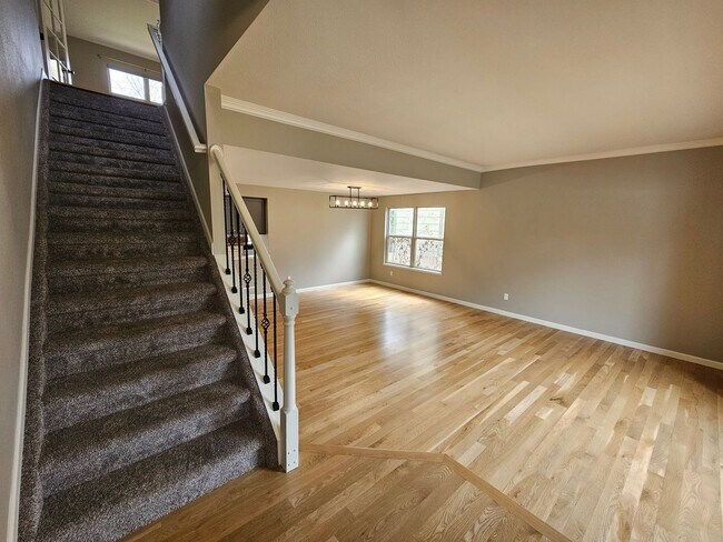 Foto del edificio - 5 Bed 4 Bath Home on the West Side!!