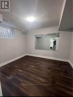 Photo du bâtiment - 102 Briarmeadow Crescent