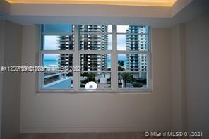 Building Photo - 5700 Collins Ave