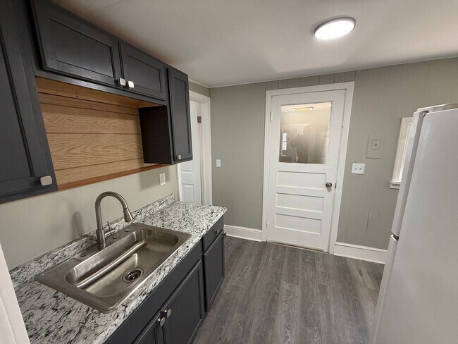 Building Photo - Duplex