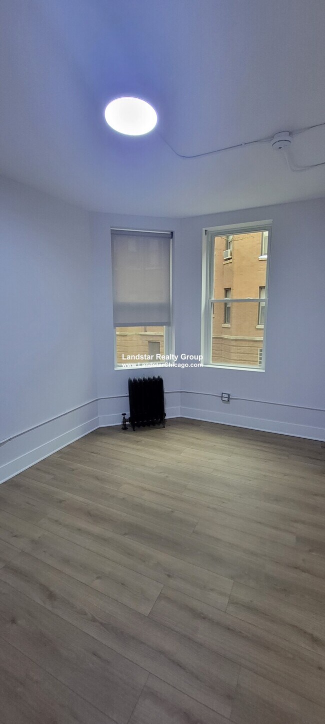 Foto del edificio - 1357 Estes