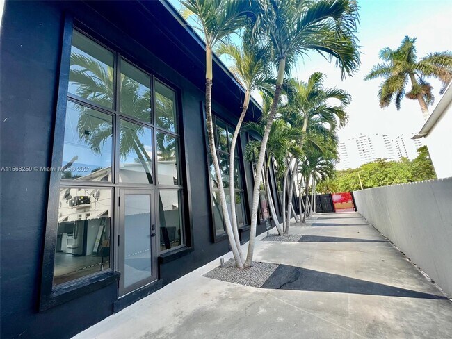 Foto del edificio - 1040 NE 78th St