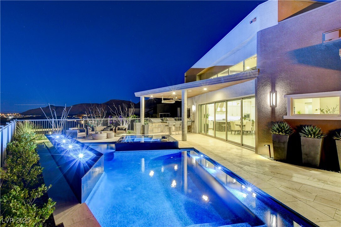 Foto principal - 6300 Clovis Point St