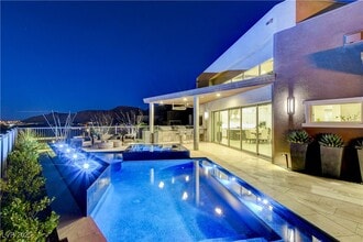 Building Photo - 6300 Clovis Point St