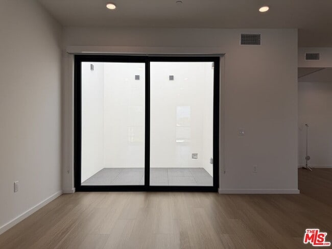 Foto del edificio - 5119 Colfax Ave