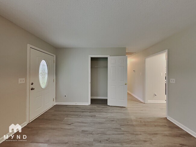 Building Photo - 2028 Collier Rd