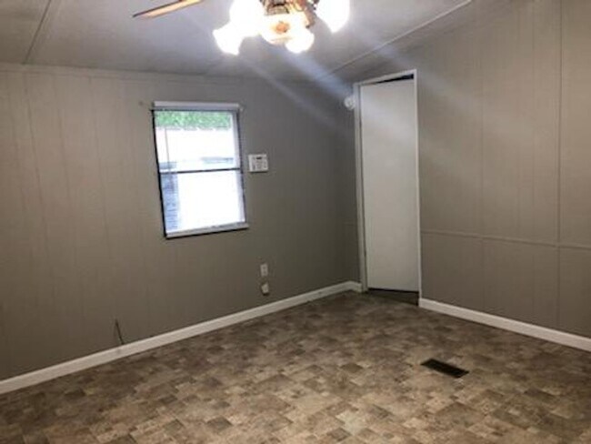Building Photo - Tad Mobile Home Park