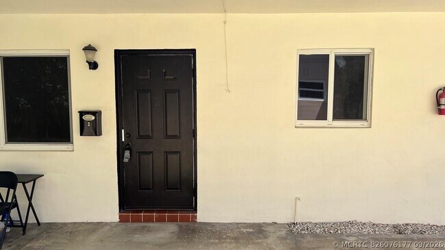 Building Photo - 220 SE 22nd Ave