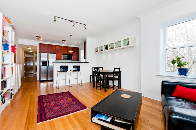 Foto del edificio - 6656 N Glenwood Ave