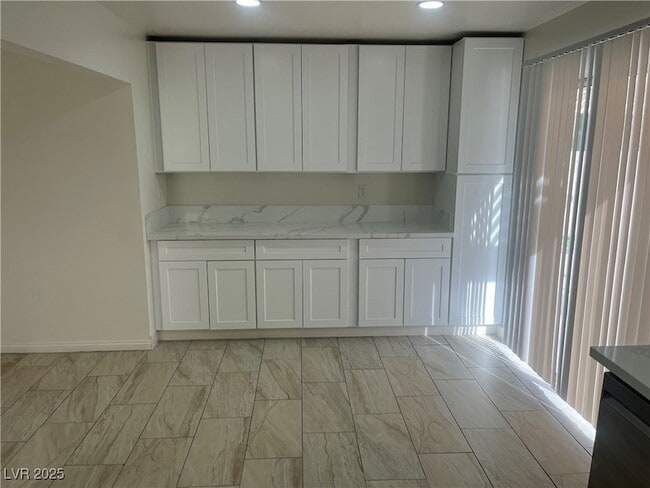 Building Photo - 368 Abbington St