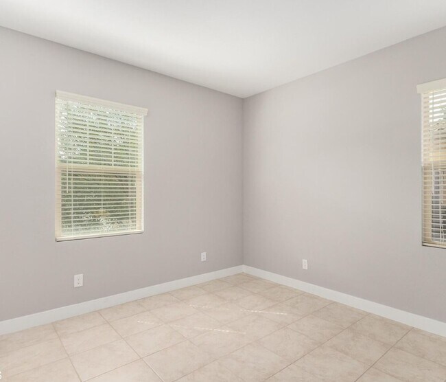 Building Photo - 1099 N 70th Way