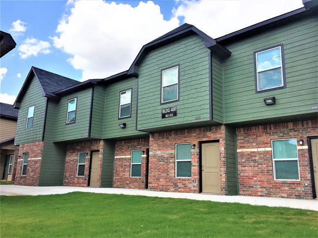 Building Photo - Longhorn Townhomes