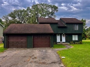 Building Photo - 5 Brookside Dr