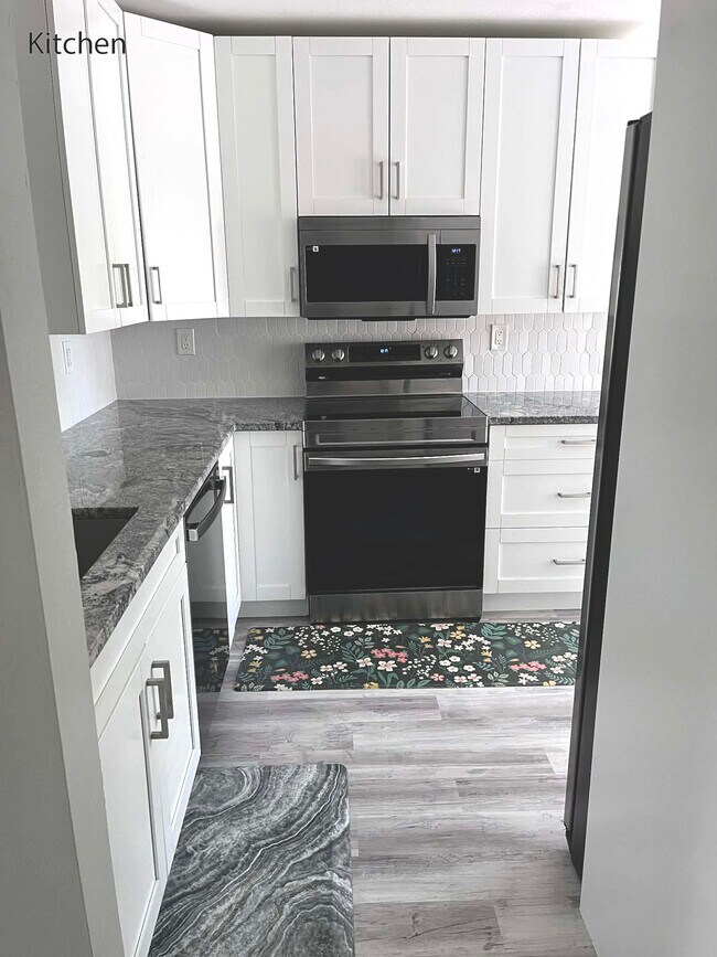 Building Photo - 3023 Beecher Dr E