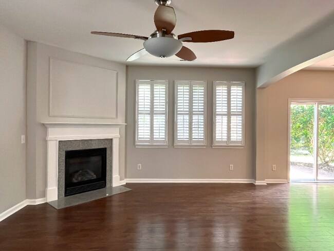 Foto del edificio - 6321 Adobe Rd