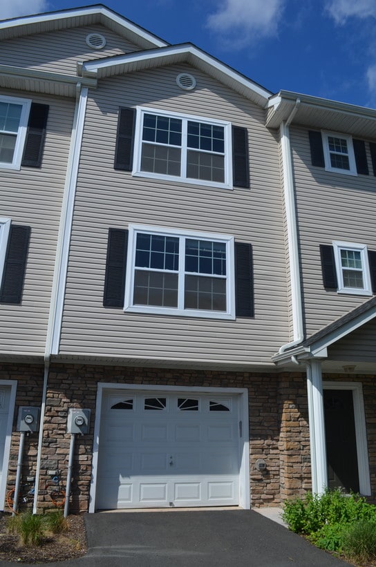 Front - 4 Alfred Ave