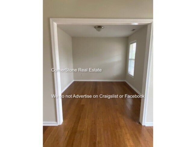 Foto del edificio - 50 Breezewood Dr