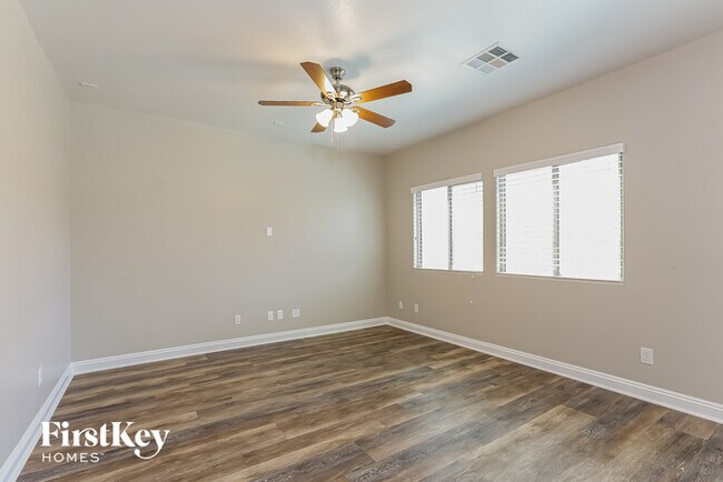 Building Photo - 6753 Crystal Run Ln