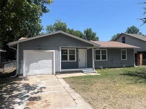 Building Photo - 11303 Trail Ln