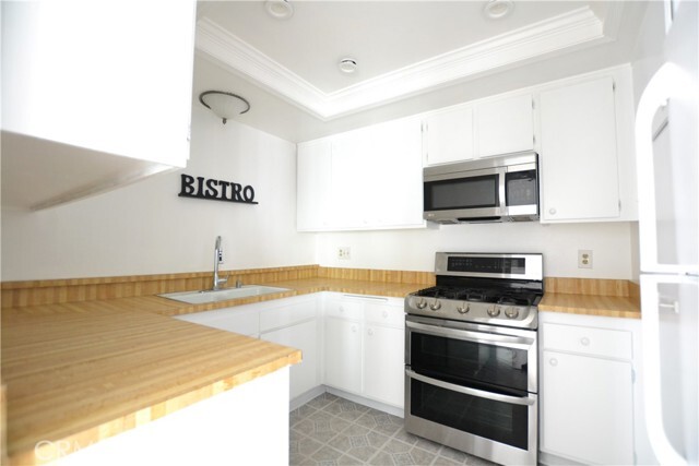 Building Photo - 5 Lemon Grove