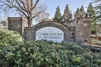 Building Photo - 1934 Cobblestone Cir NE