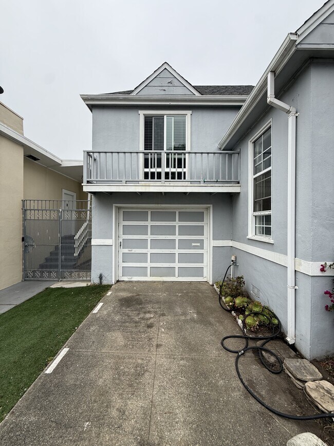 Foto del edificio - 282 N Mayfair Ave