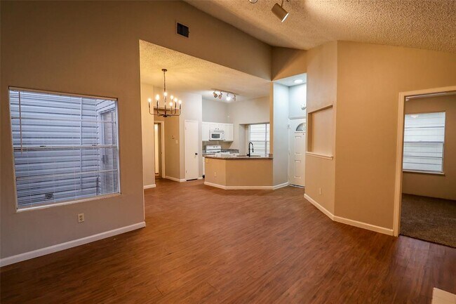 Foto del edificio - 18638 N Lyford Dr