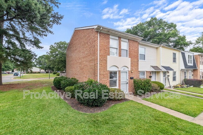 Photo - 1579 Darren Cir Townhome