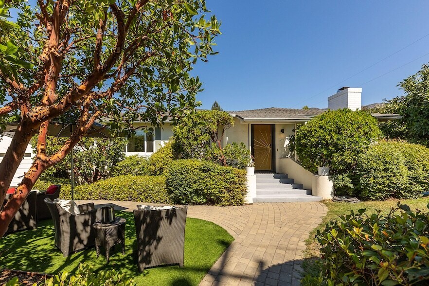 Foto principal - 2166 E Valley Rd