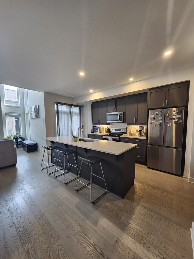 Photo du bâtiment - 336 Wabasso Ln
