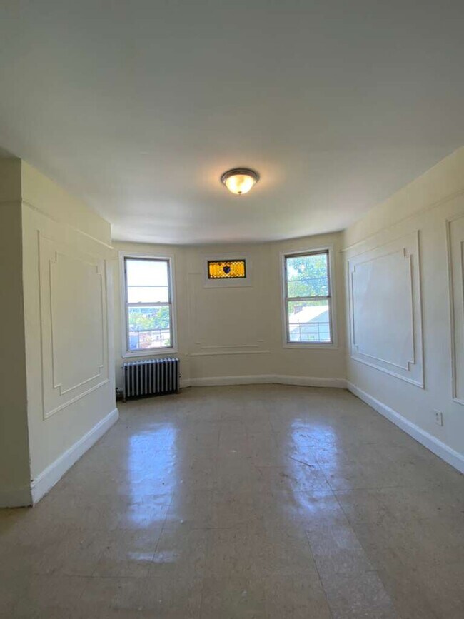 Building Photo - 121 Yonkers Ave