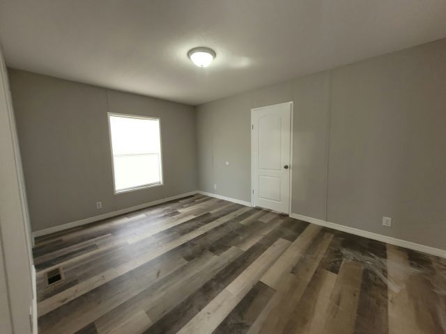 Building Photo - 28 Virgil