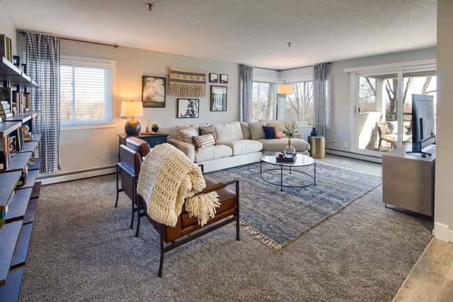 Living - Avana Southview