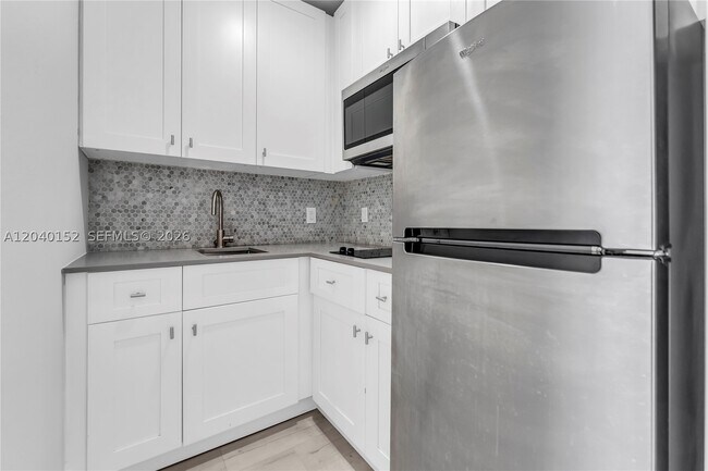 Building Photo - 6647 SW 59th St