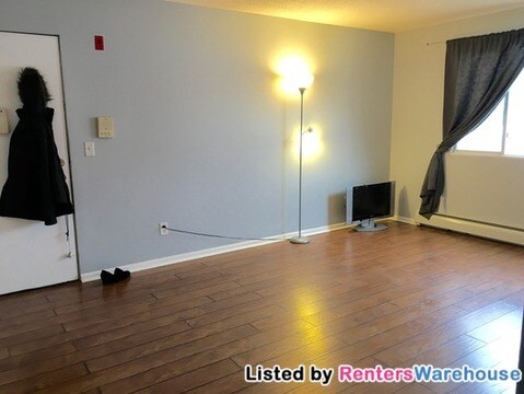 Building Photo - 2700 Rosalyn Ct