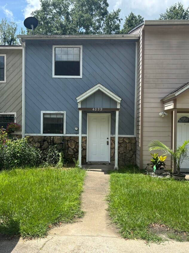 Foto principal - 4099 Blind Brook Ct