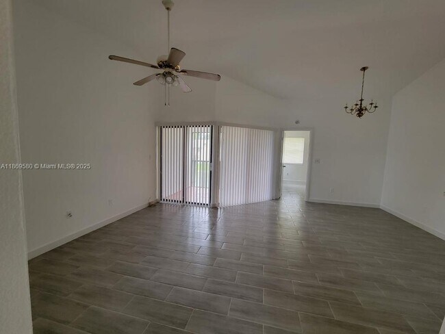 Foto del edificio - 960 N Franklin Ave
