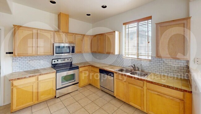 Foto del edificio - 1225 N 36th St