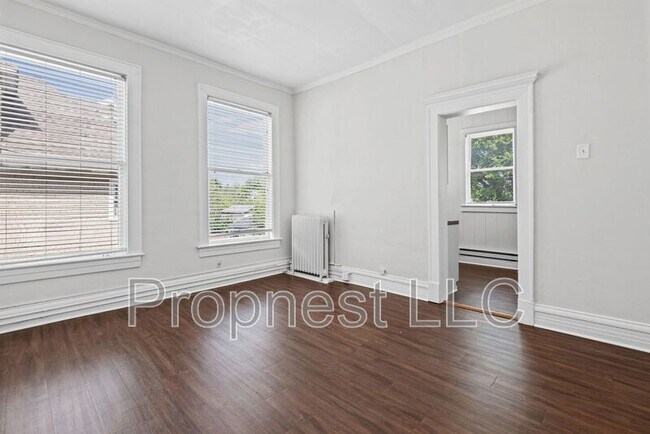 Foto del edificio - 1306 Carr Ave