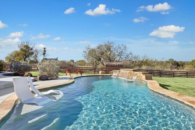 Foto del edificio - 100 Cross Trail