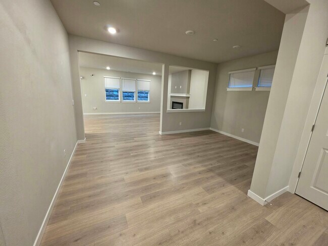 Building Photo - 21118 Meridian Dr SE