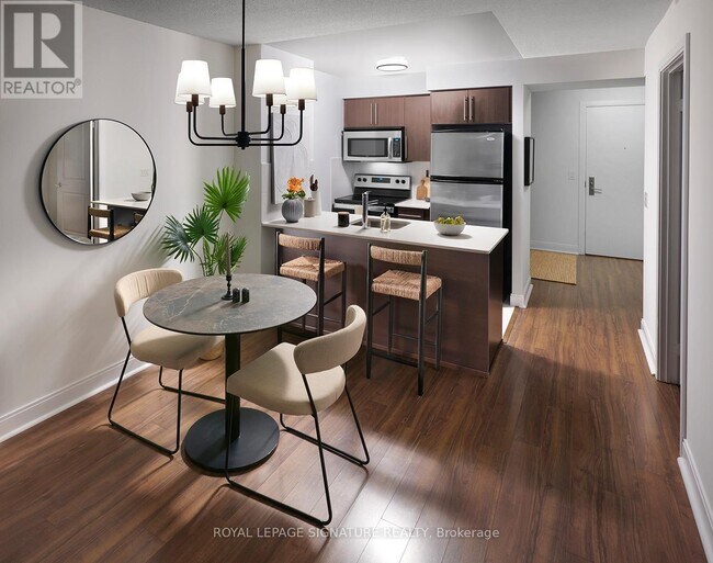 Photo du bâtiment - 105 Harrison Garden Blvd