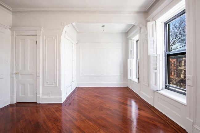 Foto del edificio - 684 Macon St