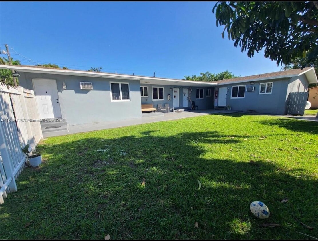Foto principal - 1864 NW 28th St