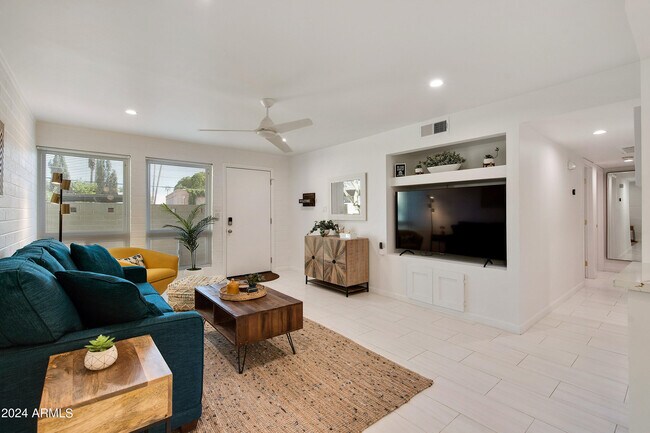 Foto del edificio - 4917 N 73rd St