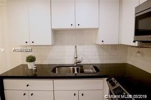 Foto del edificio - 636 NE 63rd St