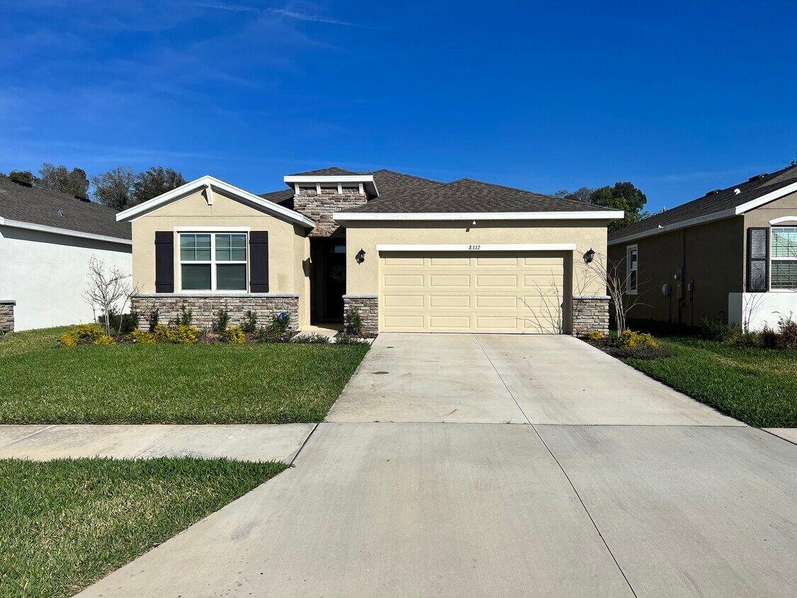 8332 Wheat Stone Dr, Zephyrhills, FL 33540 House Rental in