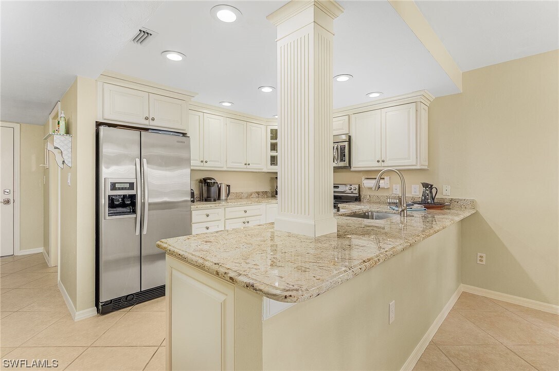 Building Photo - 6131 Pelican Bay Blvd